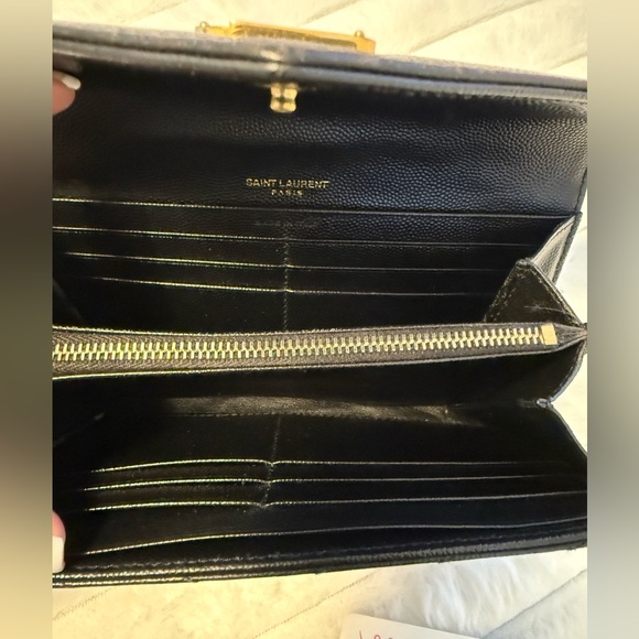 VGC/Excellent condition Chic black Authentic YSL wallet w/ iconic gold YSL logo. - Picture 5 of 8
